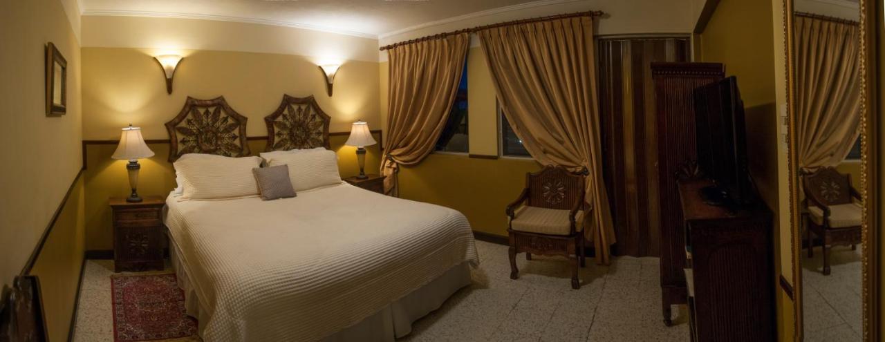 Hostal Villa Toscana Guatemala City Exterior photo